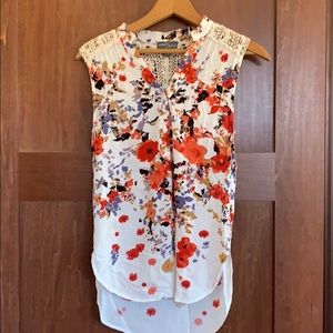 Adorable summer shirt with crochet back